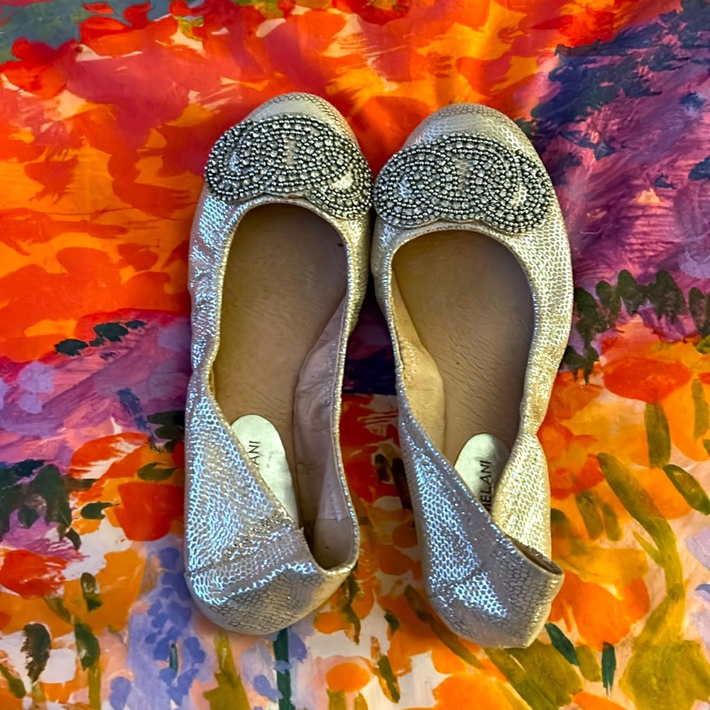 Antonio Melani so 8 flats
